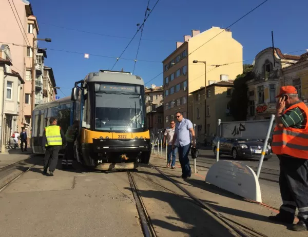 Трамвай излезе от релсите на бул. "Скобелев", няма пострадали