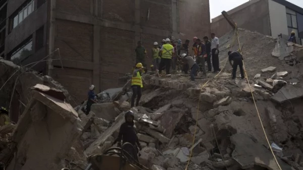 Мексико напредва в разпределянето на помощите за земетресенията