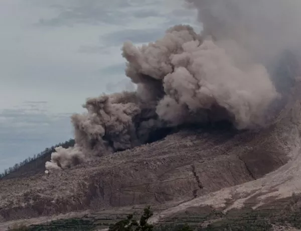 Вулканът Попокатепетъл в Мексико е изригнал след силния трус