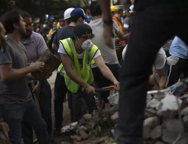 Facebook дари 1 млн. долара за пострадалите от земетресението в Мексико