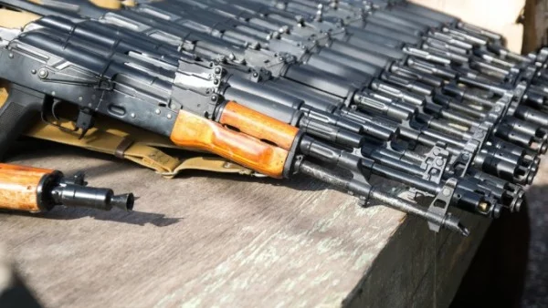 Пловдивчанин се върна в затвора с патрони за картечница и автомат