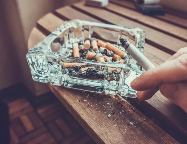 Нови по-сурови глоби за пушачите в Гърция