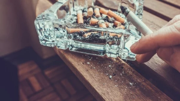МЗ предлага в контрола на забраната за пушене да бъдат включени и общините