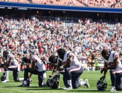 Тръмп подкладе расизъм чрез американския футбол - прекали ли окончателно?