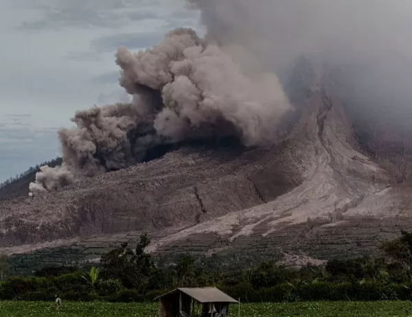 МВнР: Българите на остров Бали да вземат лични мерки за безопасност заради опасност от изригване на вулкан