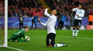 {{ otherArticle[0].article.title }}