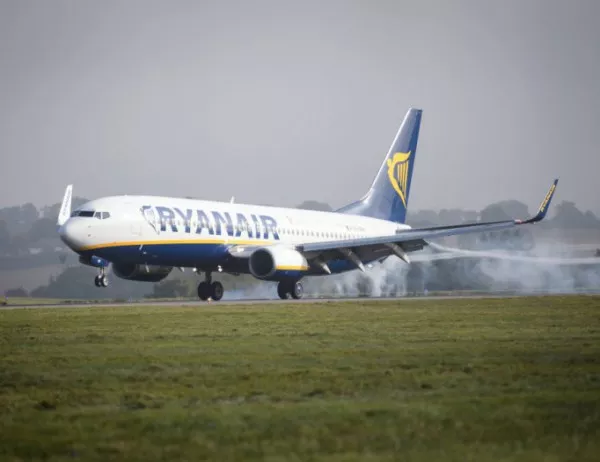 Пилотите и кабинният персонал на Ryanair ще стачкуват утре