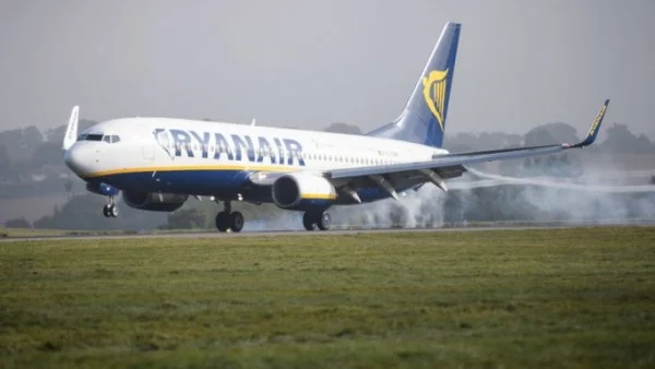 Пилотите и кабинният персонал на Ryanair ще стачкуват утре