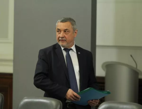 Окончателно: Приеха оставката на Валери Симеонов след скандал в парламента