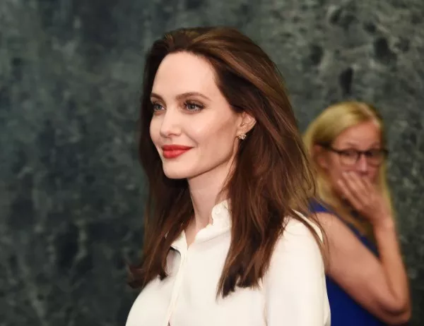 Анджелина Джоли обича да вижда белезите на старостта си