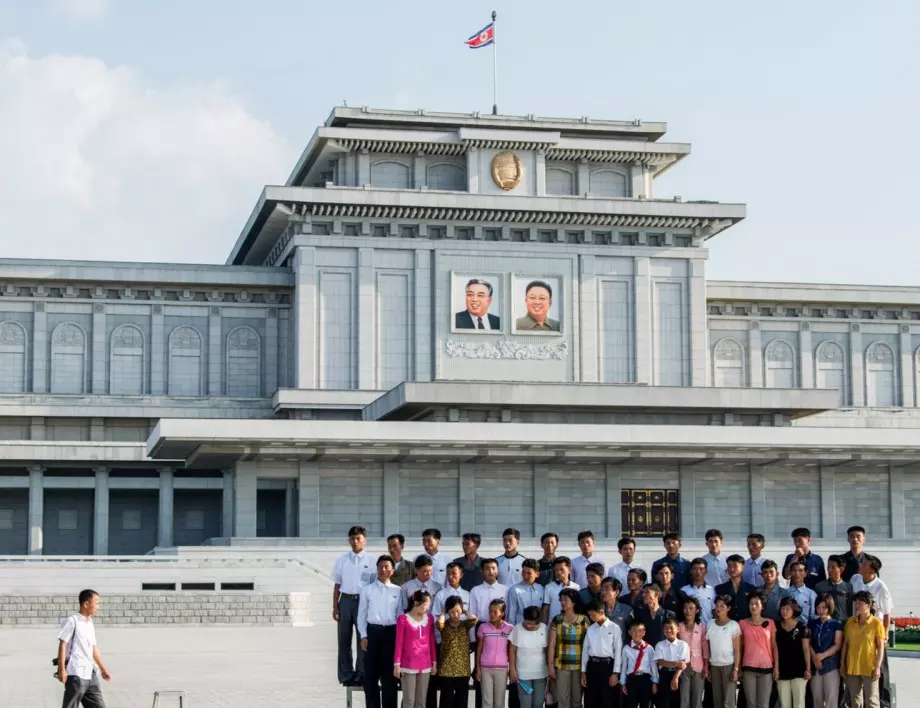 Траур: В Северна Корея забраняват щастието за 11 дни 
