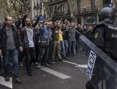 Сириза осъди насилието в Каталуния