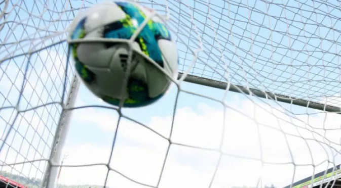 ВИДЕО: 13-годишен смая футболния свят с впечатляващ феърплей