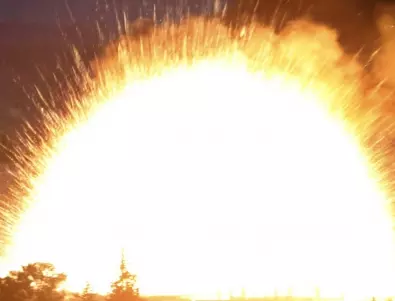 Нови взривове в Макеевка, под прицел е нефтено депо (ВИДЕО)