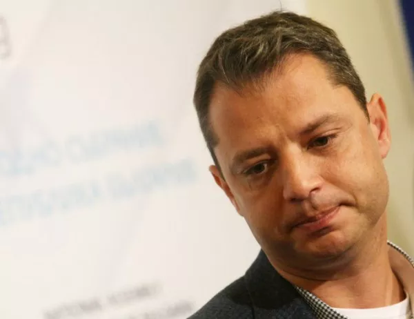 Делян Добрев също подаде оставка - като депутат