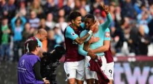 {{ otherArticle[0].article.title }}