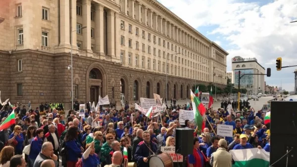 Протестът на работниците в "Емко" приключи*