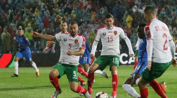 България изпревари балкански съперници и се изкачи с две места в ранглистата на ФИФА