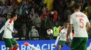 {{ otherArticle[0].article.title }}