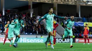 {{ otherArticle[0].article.title }}