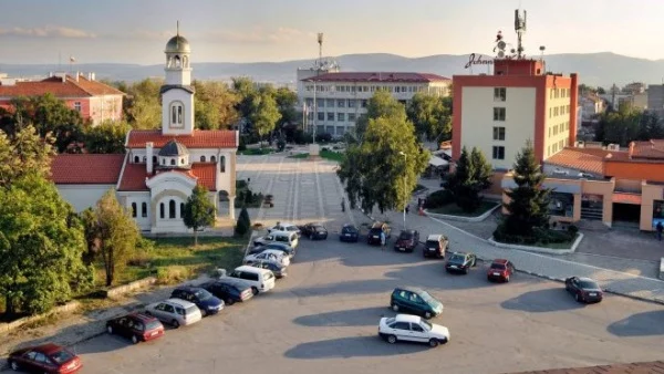 Кметът на Елин Пелин договори по-ниски цени за междуселищните маршрути в общината