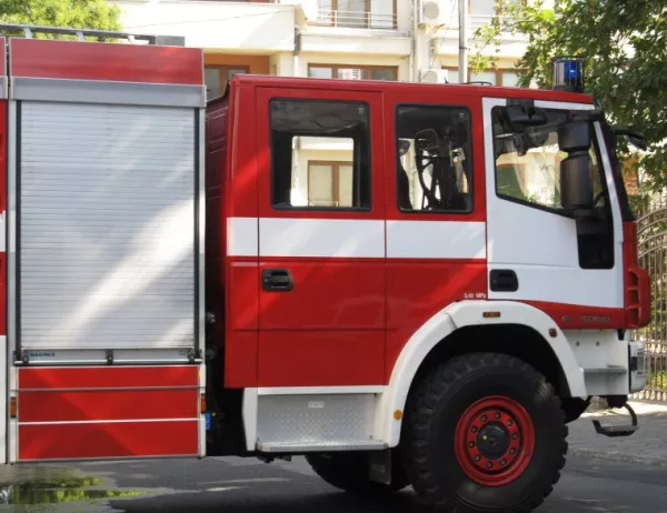 Местят цялата техника и документация на пожарната в Асенoвград