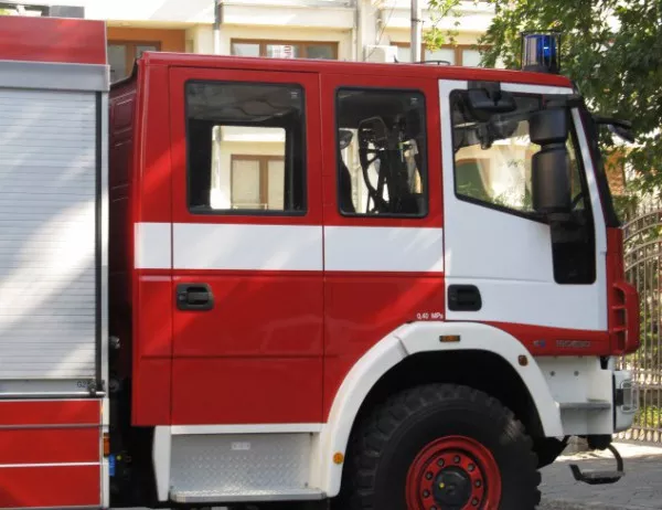 Пожар остави без покрив 12 семейства в Бойчиновци