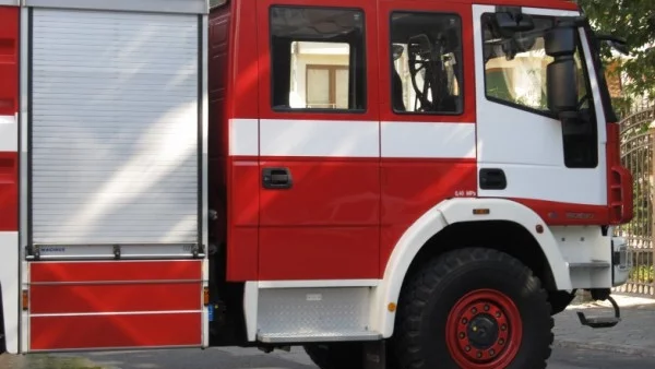 Мъж е пострадал при пожар в столицата