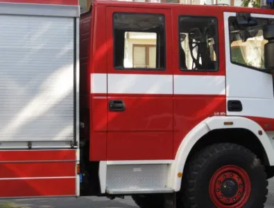 Деца от езиковата гимназия във Велико Търново са евакуирани заради пожар