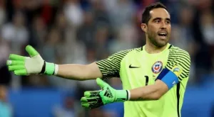 Жената на Клаудио Браво нападна Чили: Благодаря на пияниците в отбора, че не се класирахме за Мондиал 2018