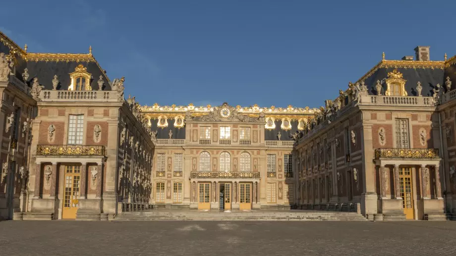 Дворецът "Версай“ беше евакуиран за седми път заради бомбена заплаха