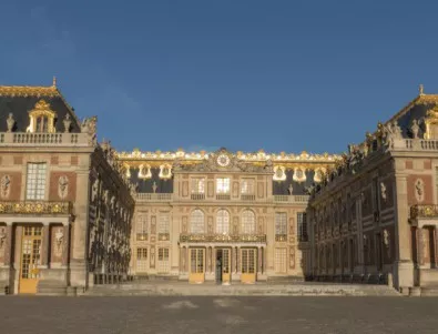 Блок червен мрамор пътува към Версайският дворец 3 века и половина