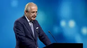 Официално: Спас Русев купи членски карти на Левски за 100 000 лева