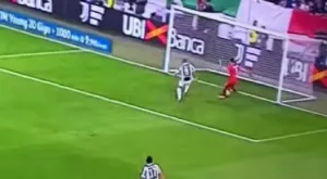 Как така това не е гол??? (ВИДЕО)