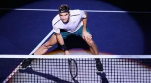 Опитът надделя над младостта! Зверев "прегоря" срещу Роджър Федерер