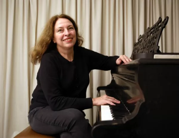 Пианистката Вида Калоянова: Ако си достатъчно амбициозна, имаш същите шансове като мъжете