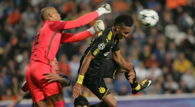 Дортмунд си вкара жесток автогол в Шампионска лига (ВИДЕО)