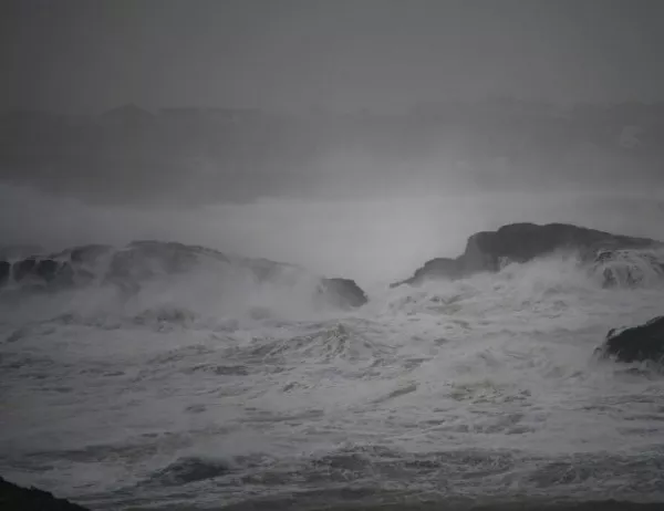 Нов ураган тръгна в Тихия океан