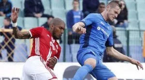 {{ otherArticle[0].article.title }}