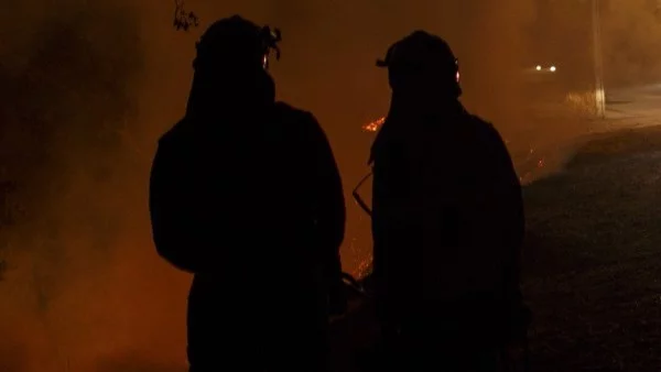 Пожар в жилищна сграда в Москва доведе до евакуация, евакуация имаше и в Прага