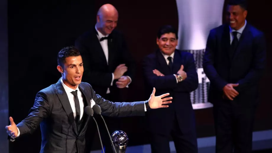 Кристиано Роналдо за Диего Марадона: Сбогувам се с приятел, гений, магьосник