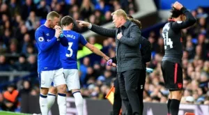 Легенда на Манчестър Юнайтед поема Лестър или Евертън?