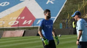 {{ otherArticle[0].article.title }}