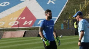 Митрев и Полачек остават в София, търсят им нови отбори