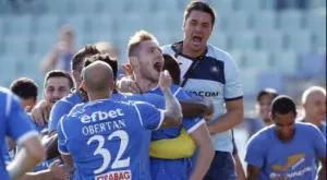 Стоянович умува как да събере Паулиньо, Обертан и Кабрал на терена