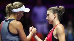 Возняцки на 1/2-финал в Сингапур след бой над световната №1