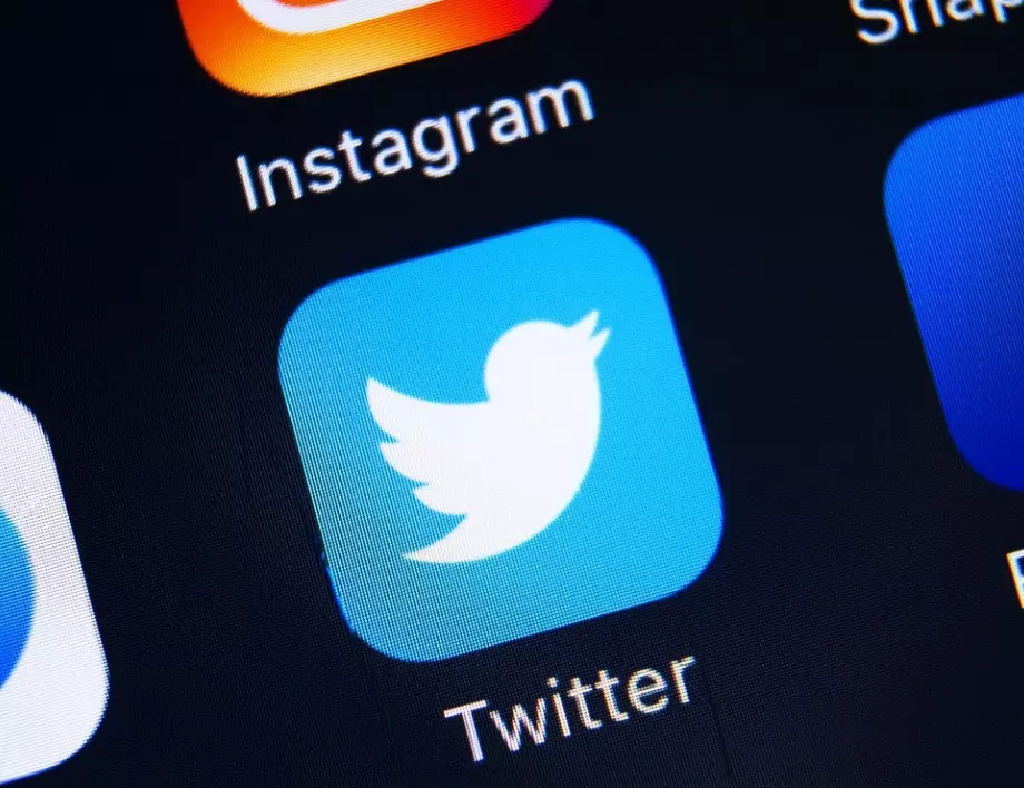 Американски прокурори искат социалните мрежи да озаптят антиваксърите