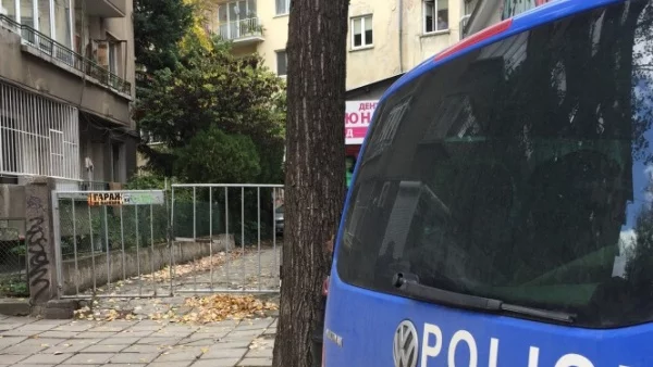 Мъж стреля с пистолет пред хипермаркет в София, задържаха го