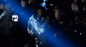 Джошуа предизвика 77 хиляди да изригнат от негодувание след нокаута (ВИДЕО)