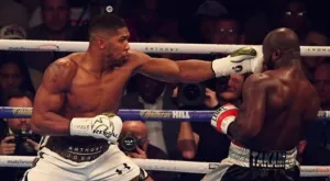 Колосалната сума, която спечели Антъни Джошуа от мача срещу Карлос Такам?